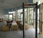 探讨工厂安防新件 高明安检门与手持探测器的实用价值